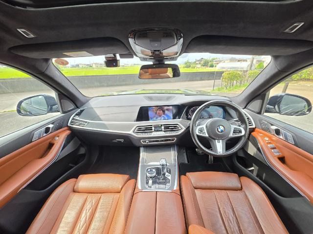 2022 BMW X7 — миниатюра 11