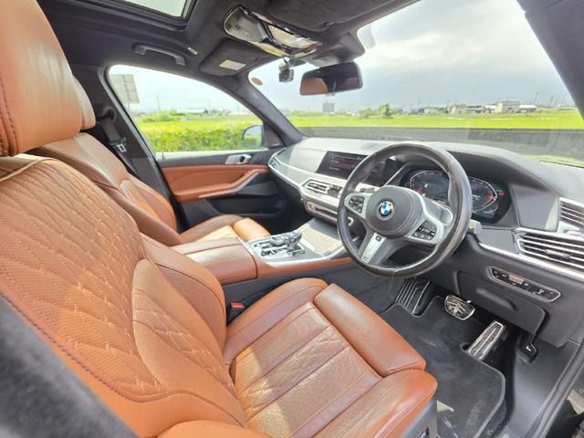 2022 BMW X7 — миниатюра 13