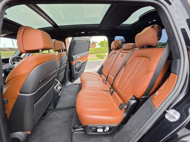 2022 BMW X7 — миниатюра 20