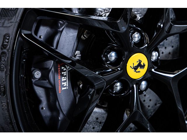 صورة مصغرة 49 لـ 2021 Ferrari ROMA