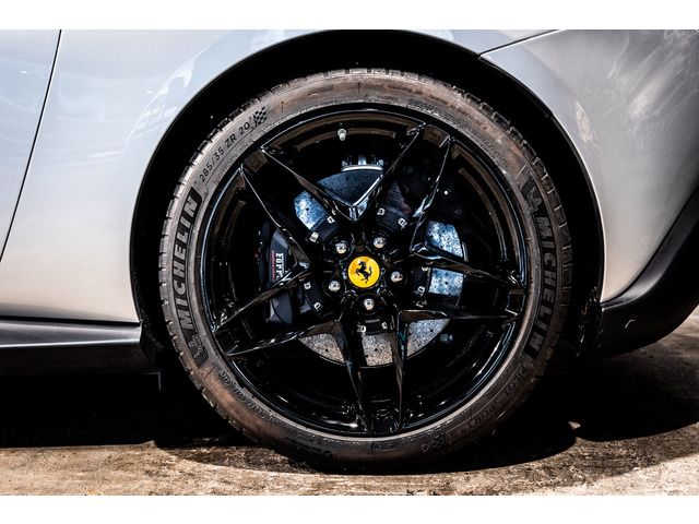 2021 Ferrari ROMA photo 9