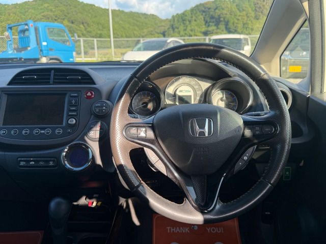 2011 Honda FIT SHUTTLE HYBRID — фото 3