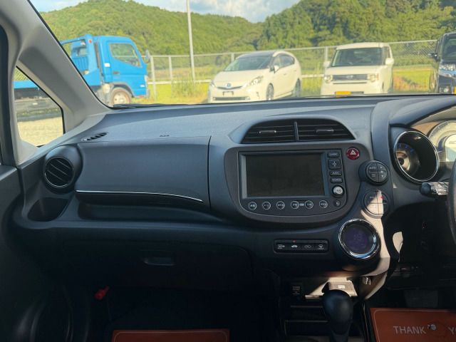 2011 Honda FIT SHUTTLE HYBRID — фото 4