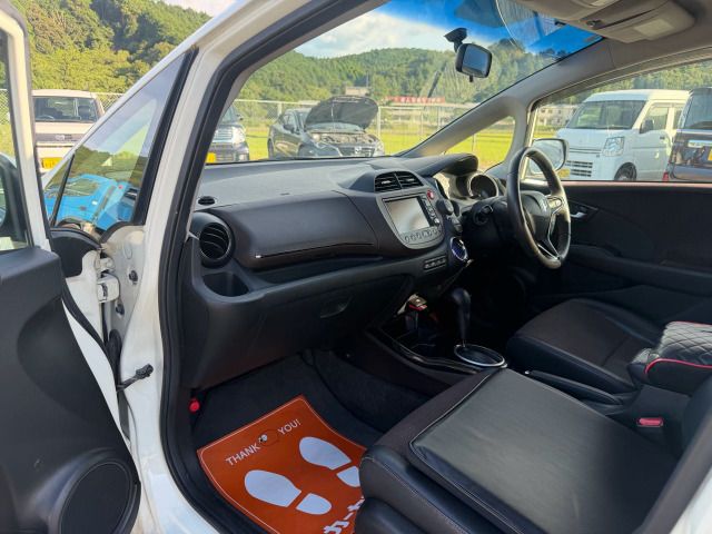 2011 Honda FIT SHUTTLE HYBRID — миниатюра 26