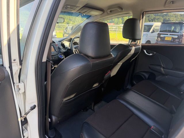 2011 Honda FIT SHUTTLE HYBRID — миниатюра 30