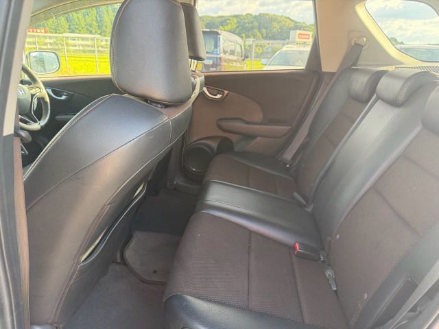 2011 Honda FIT SHUTTLE HYBRID — миниатюра 31