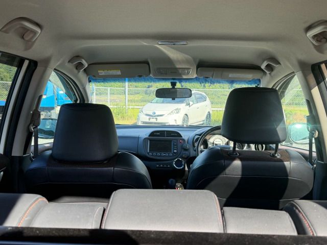 2011 Honda FIT SHUTTLE HYBRID — миниатюра 38