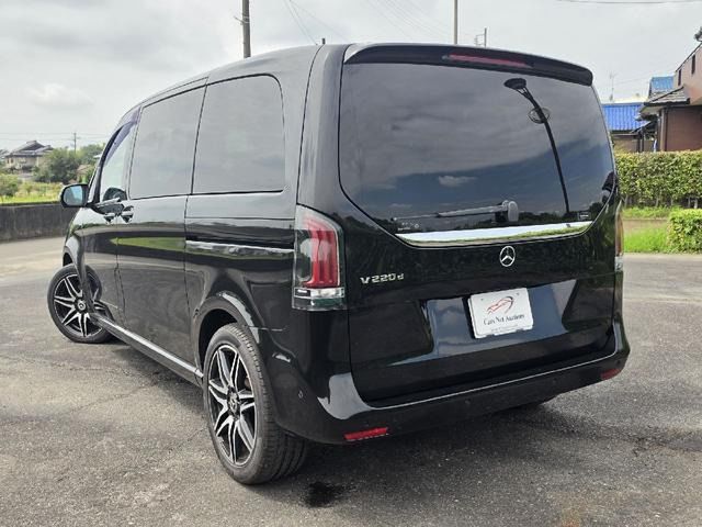 صورة 8 لـ 2018 Mercedes-BENZ V-CLASS