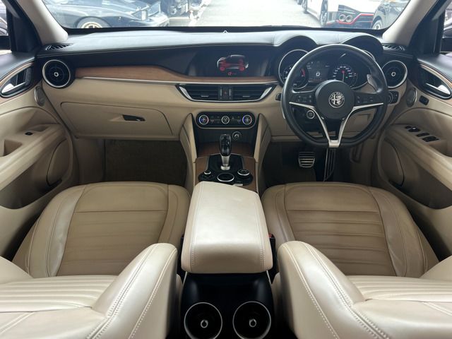 صورة 3 لـ 2018 ALFA Romeo STELVIO