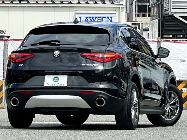صورة 2 لـ 2018 ALFA Romeo STELVIO