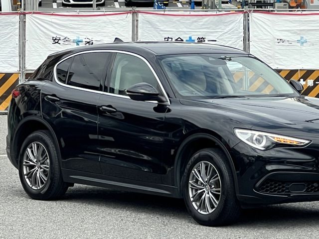 صورة 10 لـ 2018 ALFA Romeo STELVIO