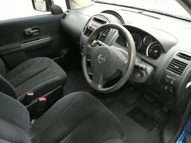 2010 Nissan LAFESTA — миниатюра 3