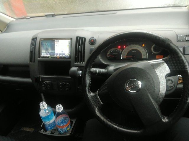 صورة 3 لـ 2005 Nissan SERENA
