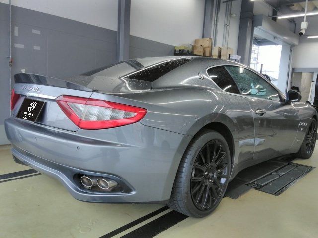 2010 Maserati GRAN TURISMO 照片 2
