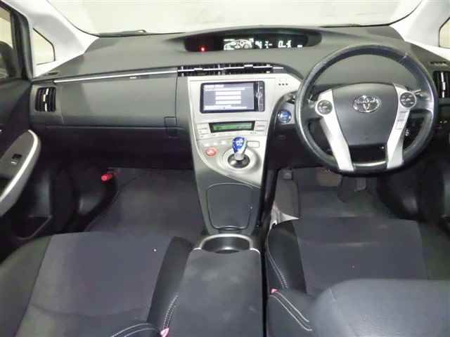 صورة مصغرة 3 لـ 2013 Toyota PRIUS