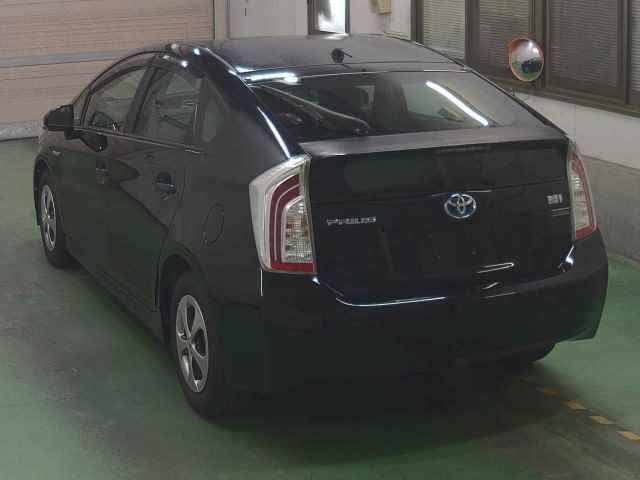 صورة مصغرة 2 لـ 2013 Toyota PRIUS