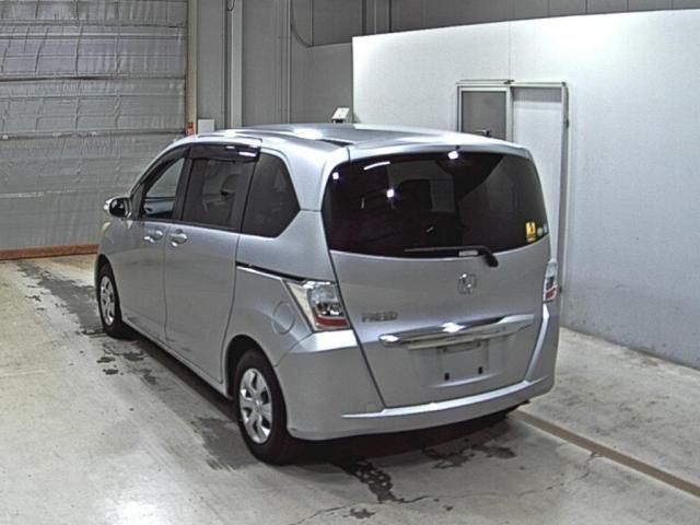 2012 Honda FREED — миниатюра 2