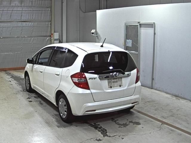 2011 Honda FIT — миниатюра 2