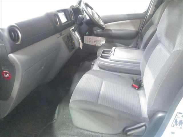 2018 Nissan CARAVAN thumbnail 3