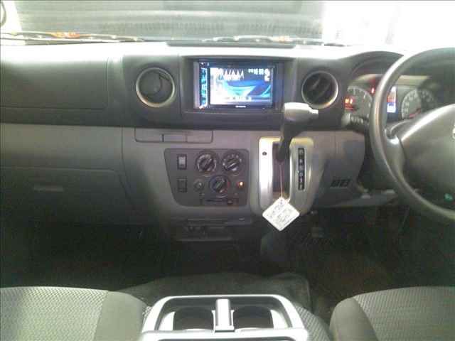 2018 Nissan CARAVAN thumbnail 5
