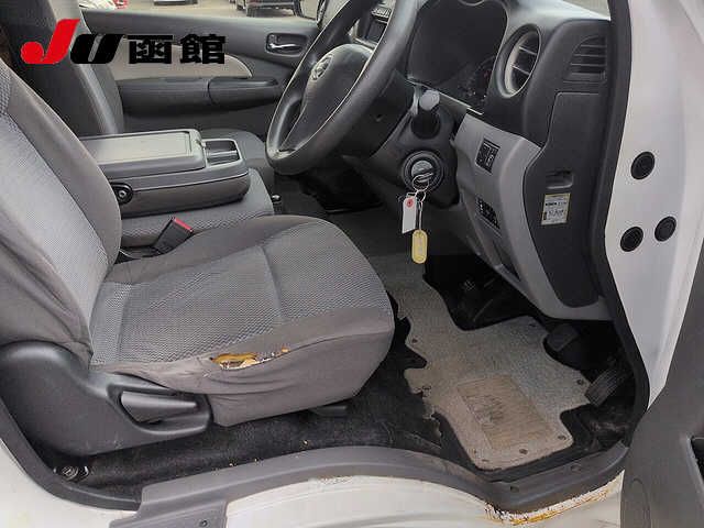 2013 Nissan CARAVAN 缩略图 9