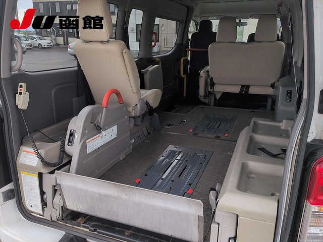 2013 Nissan CARAVAN 缩略图 6