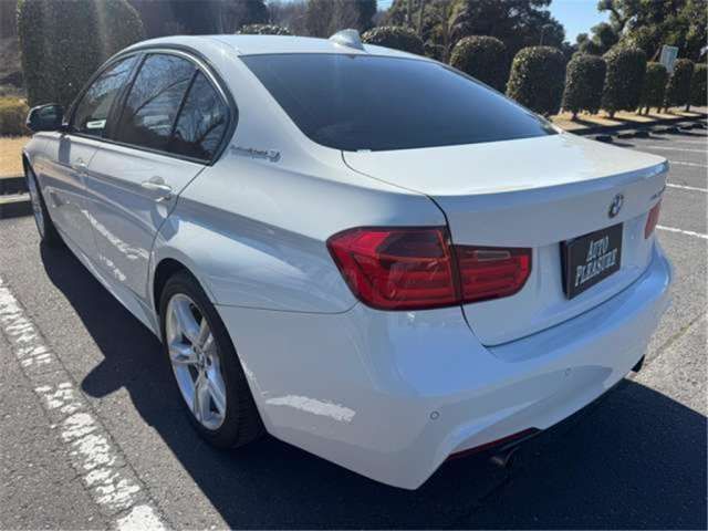2015 BMW 3 SERIES photo 2