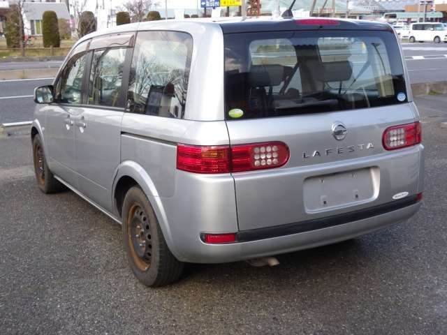 2007 Nissan LAFESTA — миниатюра 11