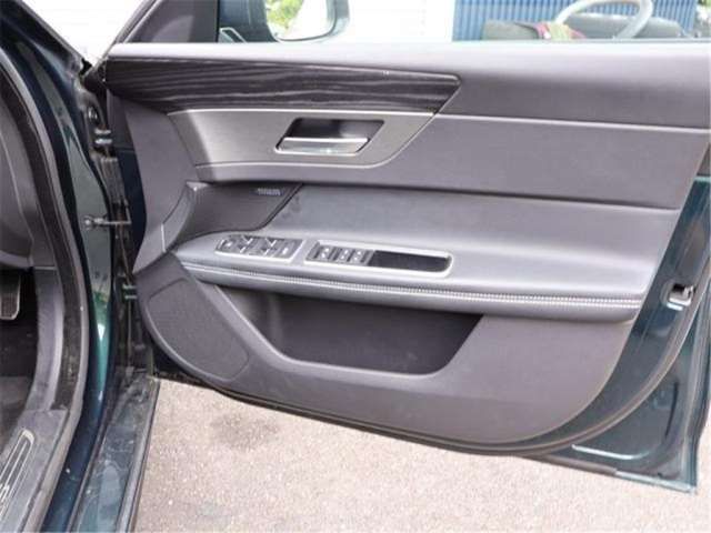 صورة مصغرة 35 لـ 2016 Jaguar XF