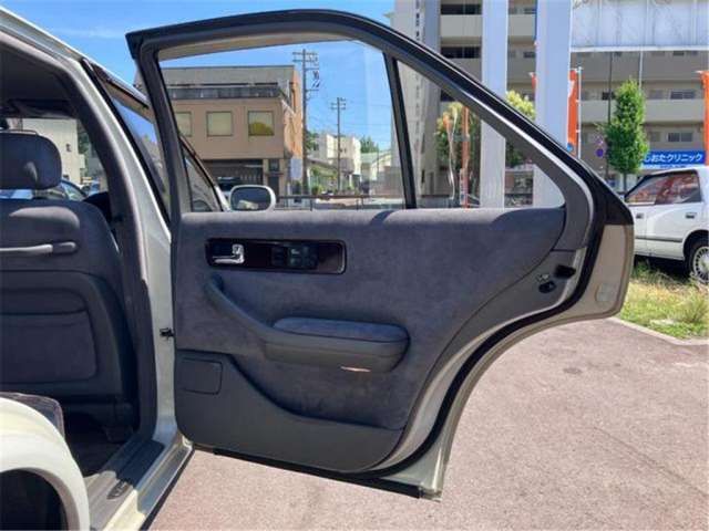 1994 Nissan CIMA — миниатюра 42