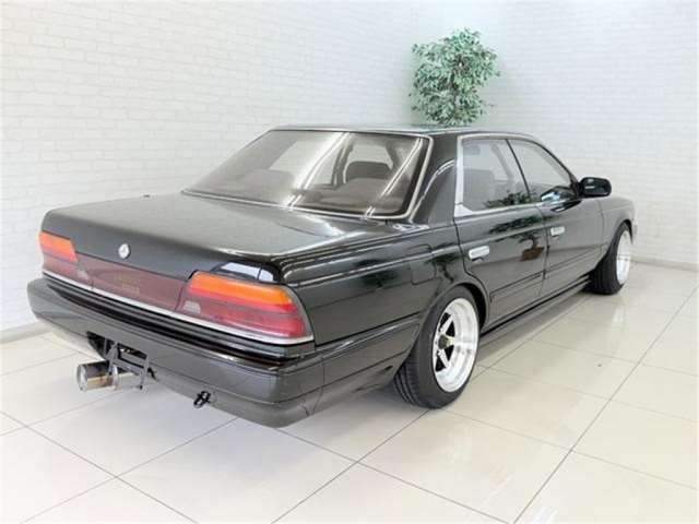 1990 Nissan LAUREL 照片 3