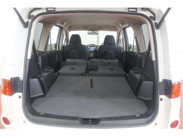 2011 Nissan LAFESTA — миниатюра 25
