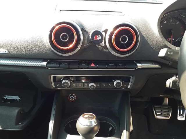 صورة مصغرة 12 لـ 2015 AUDI RS3 SPORTBACK