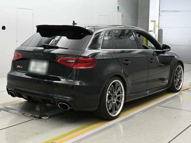 صورة مصغرة 2 لـ 2015 AUDI RS3 SPORTBACK