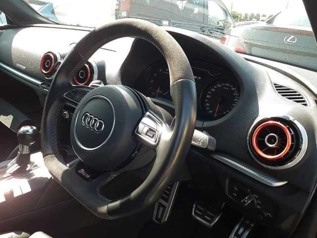 صورة مصغرة 9 لـ 2015 AUDI RS3 SPORTBACK