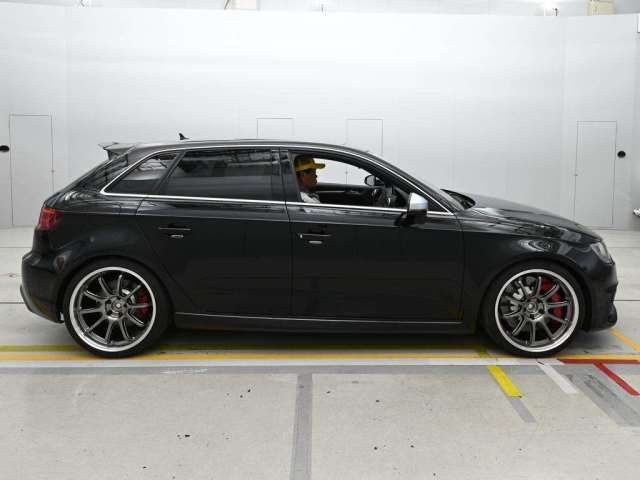 صورة مصغرة 3 لـ 2015 AUDI RS3 SPORTBACK