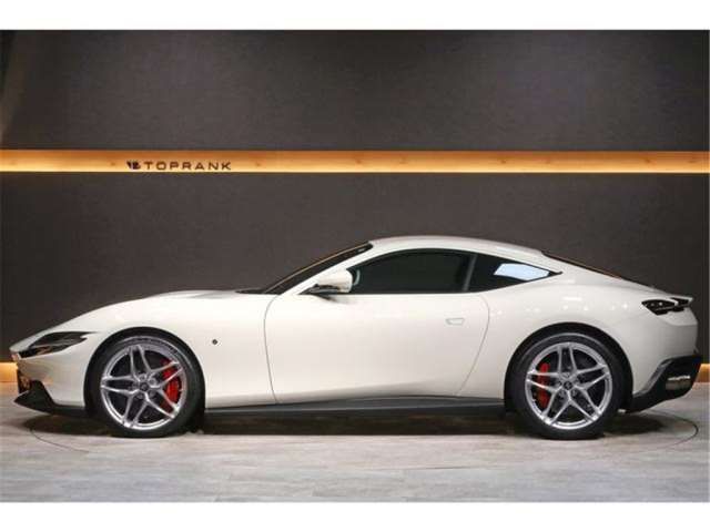 2021 Ferrari ROMA — миниатюра 20
