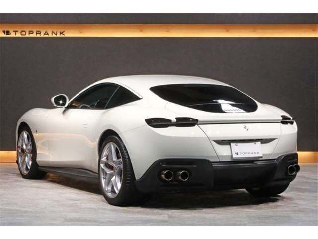 2021 Ferrari ROMA — миниатюра 19