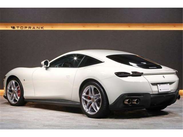 2021 Ferrari ROMA — миниатюра 18