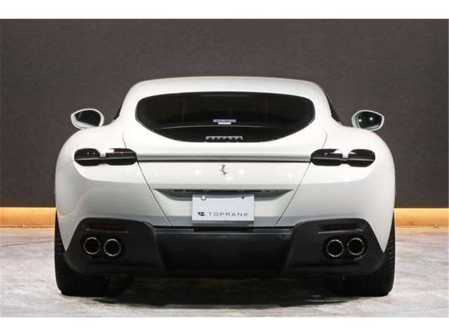 2021 Ferrari ROMA — миниатюра 17