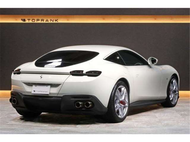 2021 Ferrari ROMA — миниатюра 16
