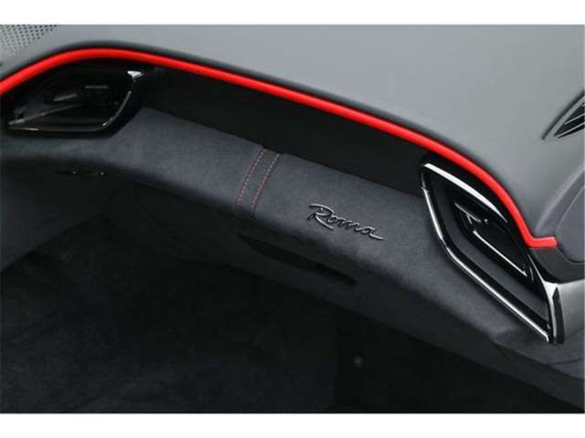 2021 Ferrari ROMA — миниатюра 10
