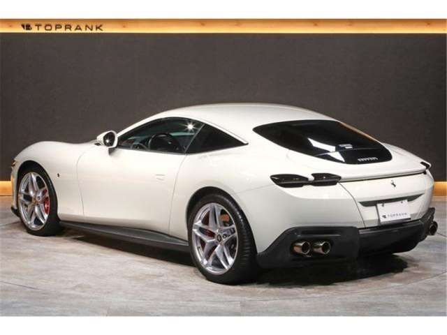 2021 Ferrari ROMA — миниатюра 26