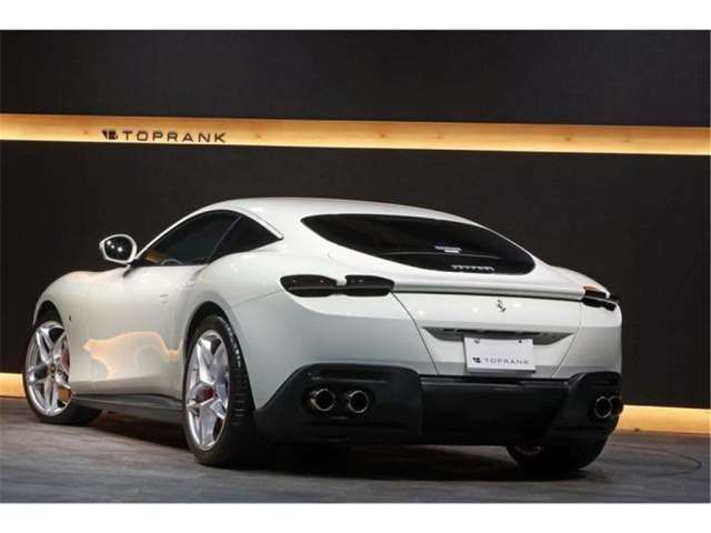 2021 Ferrari ROMA — миниатюра 5
