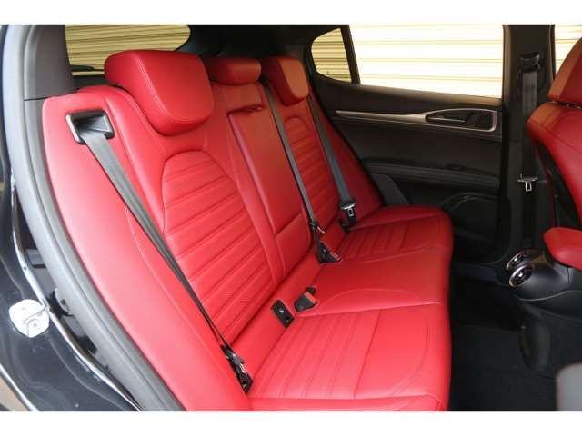 صورة مصغرة 8 لـ 2023 ALFA Romeo STELVIO