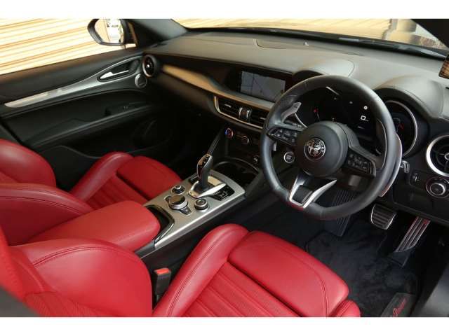 صورة مصغرة 6 لـ 2023 ALFA Romeo STELVIO