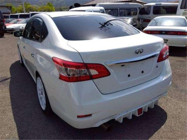 2013 Nissan SYLPHY — фото 2