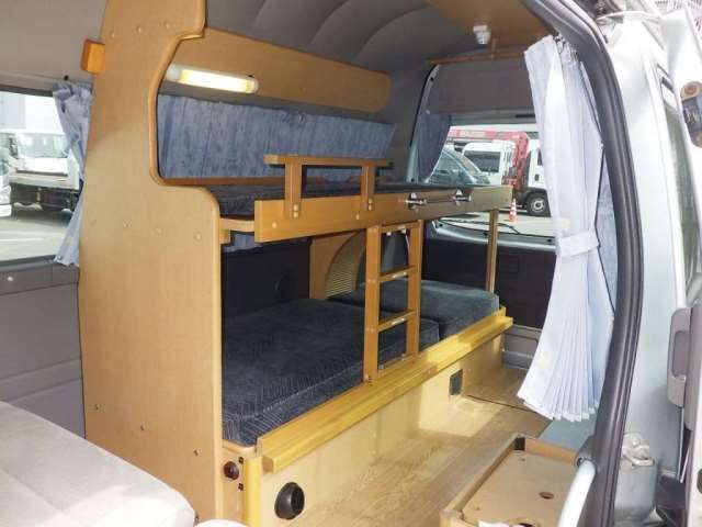 2002 Nissan CARAVAN — миниатюра 12