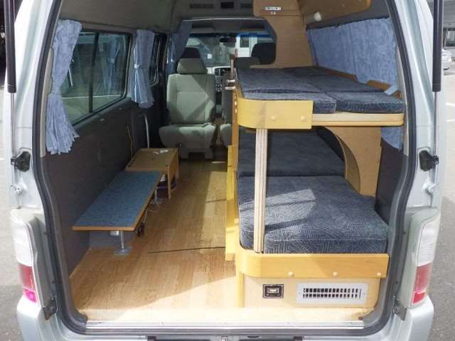 2002 Nissan CARAVAN — миниатюра 11