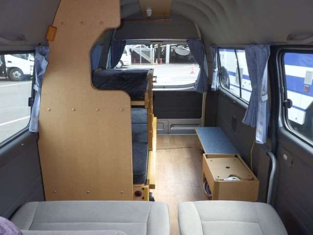 2002 Nissan CARAVAN — миниатюра 10